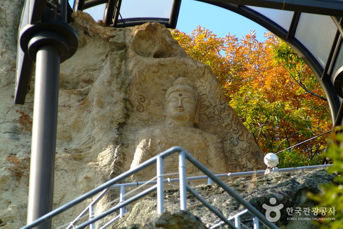 骨窟寺(慶州)(골굴사(경주))