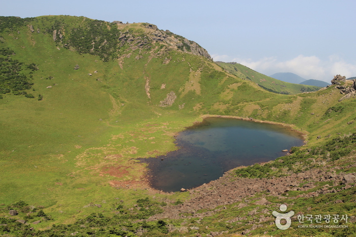 Baengnokdam Lake (한라산 백록담)