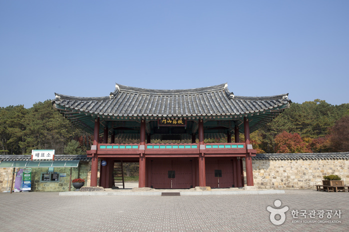 Historische Stätte Gwanbuk-ri und Festung Buyeo Busosanseong [UNESCO Welterbe] (관북리유적과 부소산성 [유네스코 세계유산])