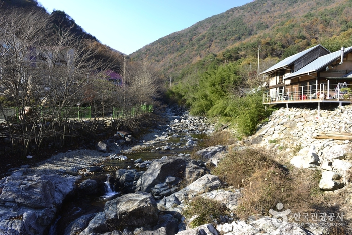 Tal Baegundonggyegok (Sancheong) (백운동계곡(산청))