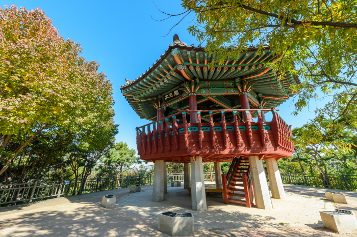 Nachbarschaftspark Yongwangsan (용왕산근린공원)