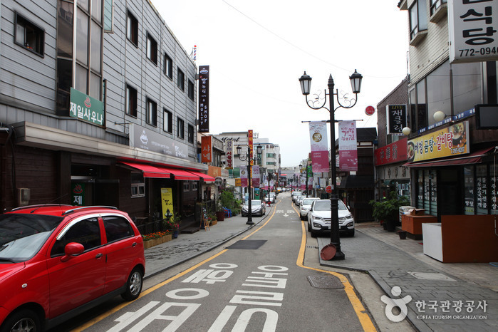 Straße Gaehangjang (개항장 거리)