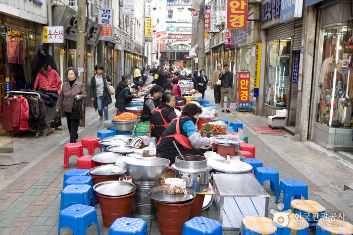 国際市場うまいもん通り(국제시장 먹자골목)