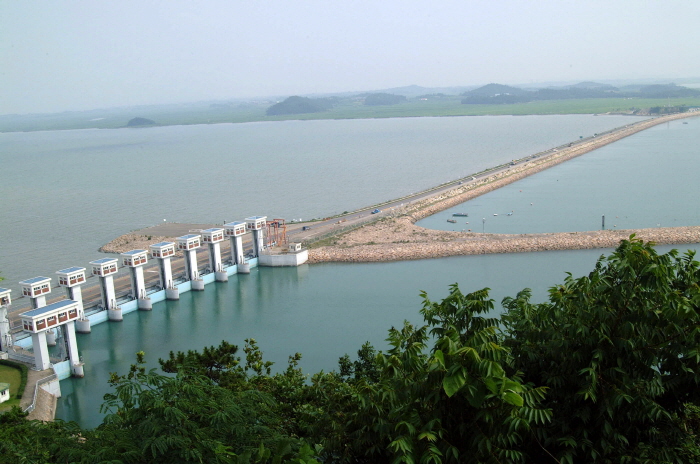 霊岩湖（渡り鳥飛来地）（영암호（철새도래지））