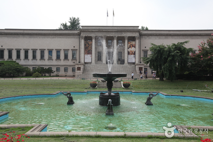 Национальный музей современного искусства (дворец Токсугун) (국립현대미술관 (덕수궁관))