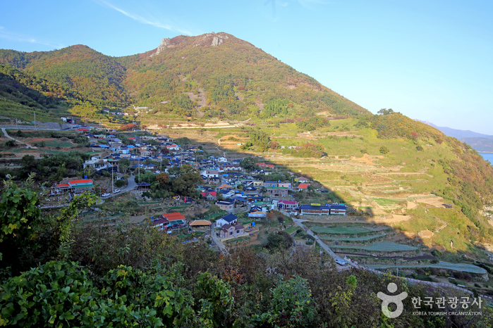 Деревня Качхон маыль (Намхэ) (남해 가천마을)