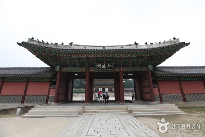 Ворота Инчжонмун во Дворце Чхандоккун (창덕궁 인정문)