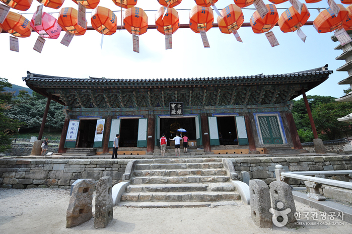 Храм Сонунса в Кочхане (선운사(고창))