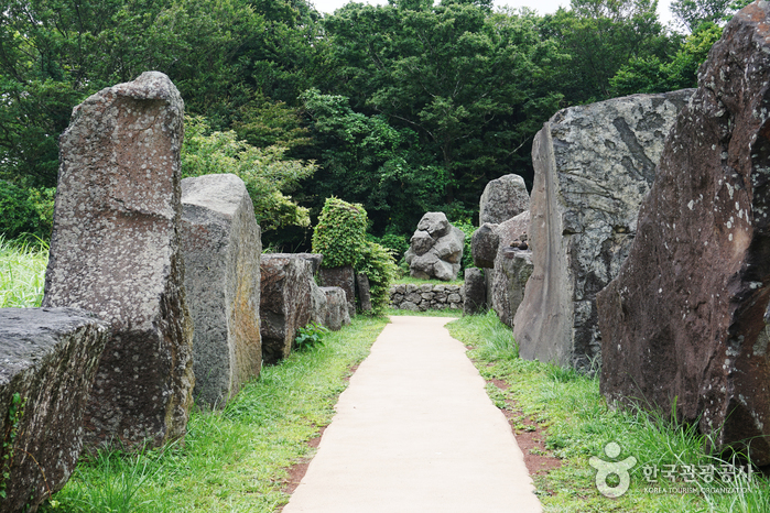 Парк камней Чечжу  (제주돌문화공원)