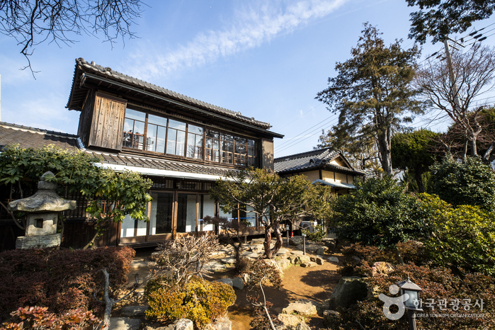 Японский традиционный дом в Кунсане (Дом Хироцу) / (군산 신흥동 일본식가옥(히로쓰 가옥))
