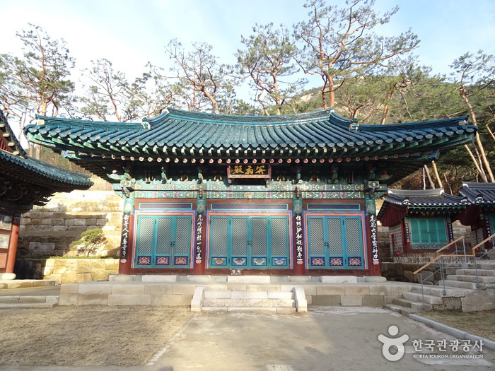Храм Чингванса в Сеуле (진관사(서울))