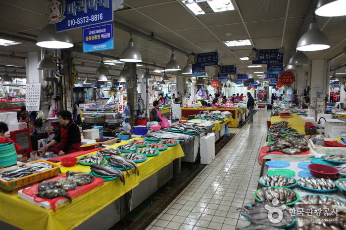 Рыбный рынок Чумунчжин в Канныне (강릉 주문진수산시장)