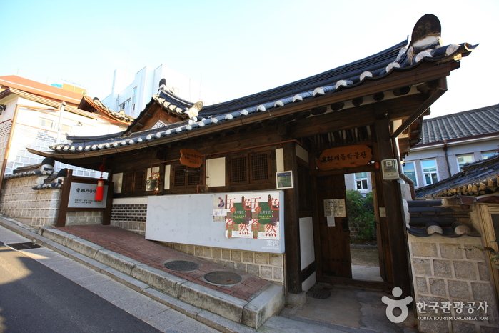 Мастерская-музей корейского традиционного искусства плетения Тонним (동림매듭박물관)