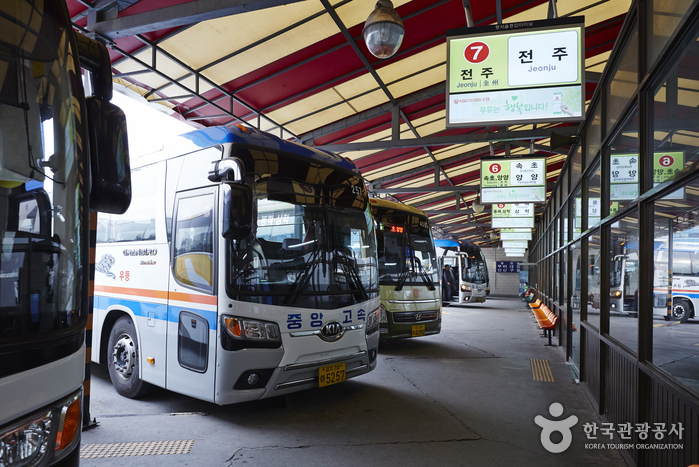 Terminal de Autobuses Dong Seoul en Seúl (동서울종합버스터미널) Terminal de Autobuses Dong Seoul en Seúl (동서울종합버스터미널)