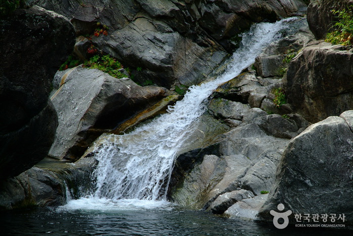 Cascadas Yongchu (용추폭포) Cascadas Yongchu (용추폭포)