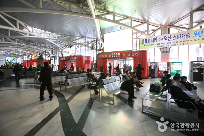 Terminal de Autobuses Central City en Seúl (센트럴시티터미널(호남선)) Terminal de Autobuses Central City en Seúl (센트럴시티터미널(호남선))